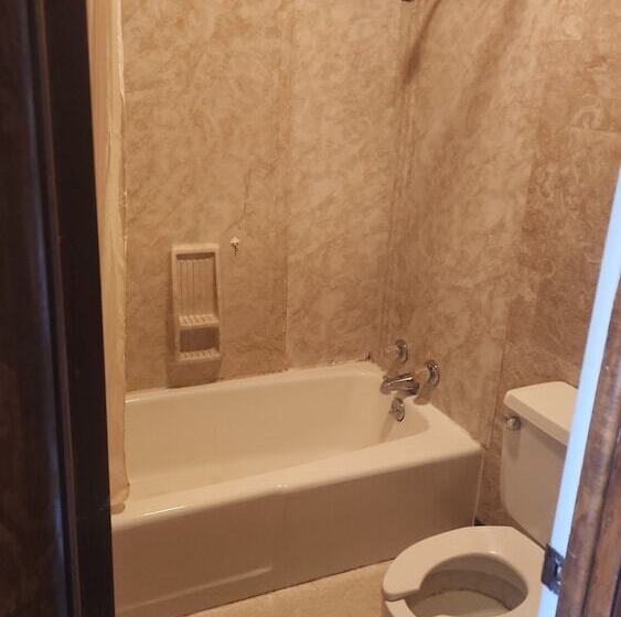 فندق على الطريق 1st Inn