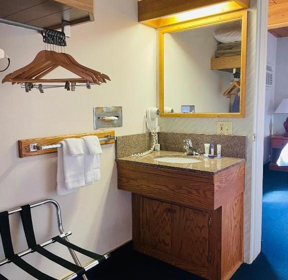 בית מלון כפרי America S Best Value Inn Sandpoint