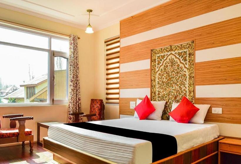 ホテル Capital O 63908  Pearl Continental