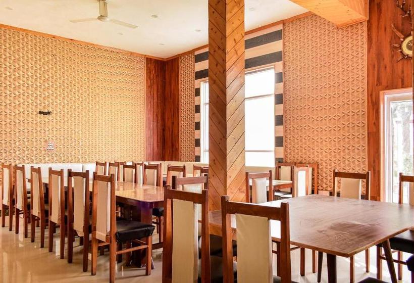 ホテル Capital O 63908  Pearl Continental