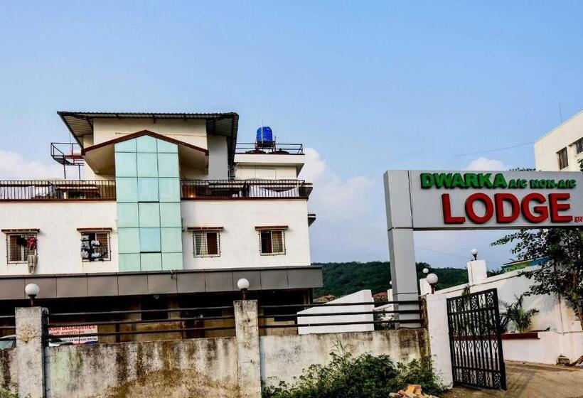 בית מלון כפרי Collection O 64849 Dwarka Lodge