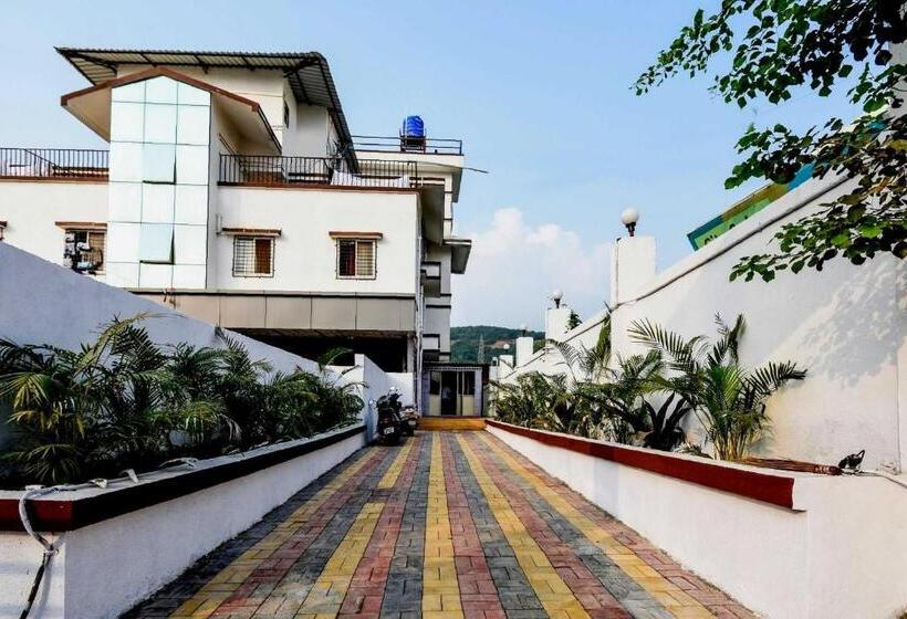 בית מלון כפרי Collection O 64849 Dwarka Lodge