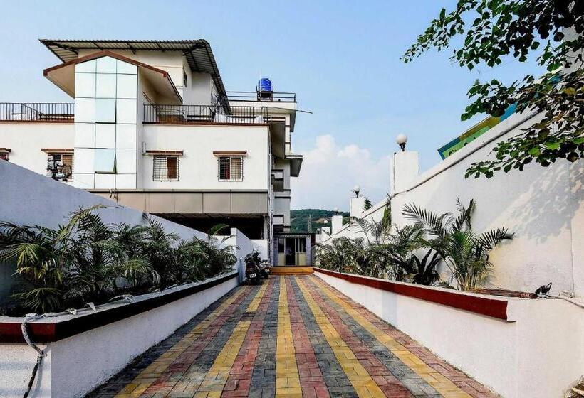 בית מלון כפרי Collection O 64849 Dwarka Lodge