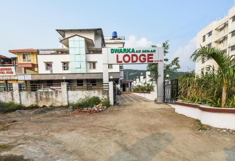 בית מלון כפרי Collection O 64849 Dwarka Lodge