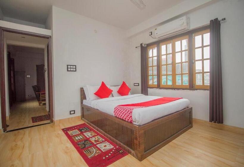 هتل Collection O Four Fox Suits