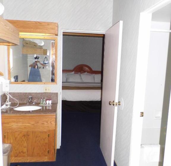 בית מלון כפרי America S Best Value Inn Sandpoint