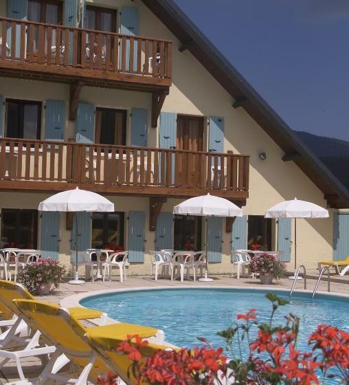 Отель Hôtel Restaurant Les Tilleuls