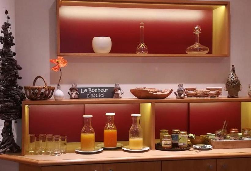 Отель Hôtel Restaurant Les Tilleuls