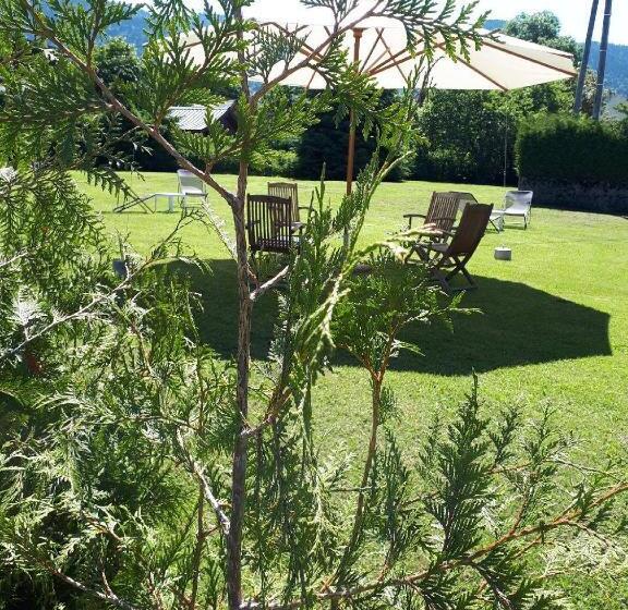 Отель Hôtel Restaurant Les Tilleuls