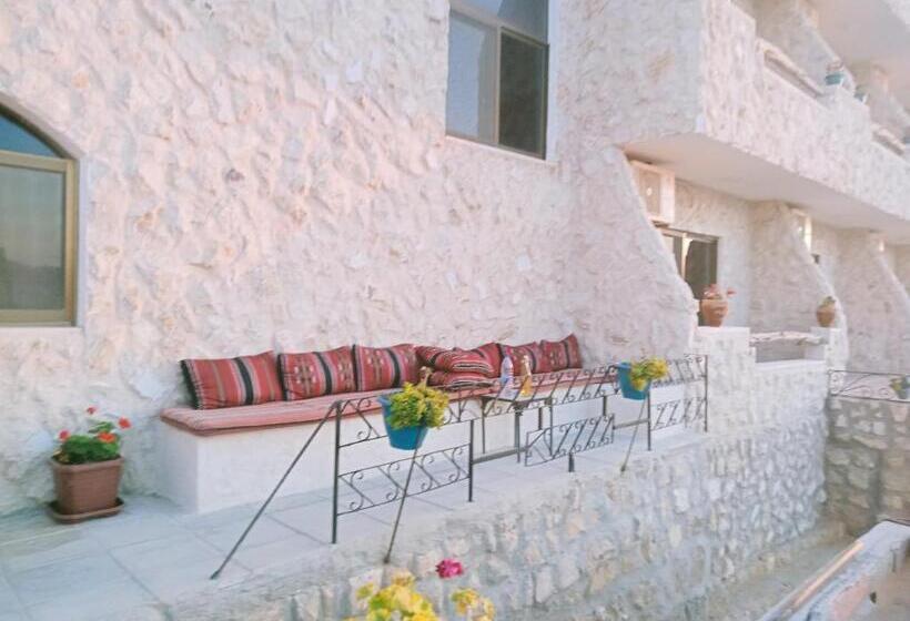 هتل Infinity Lodge