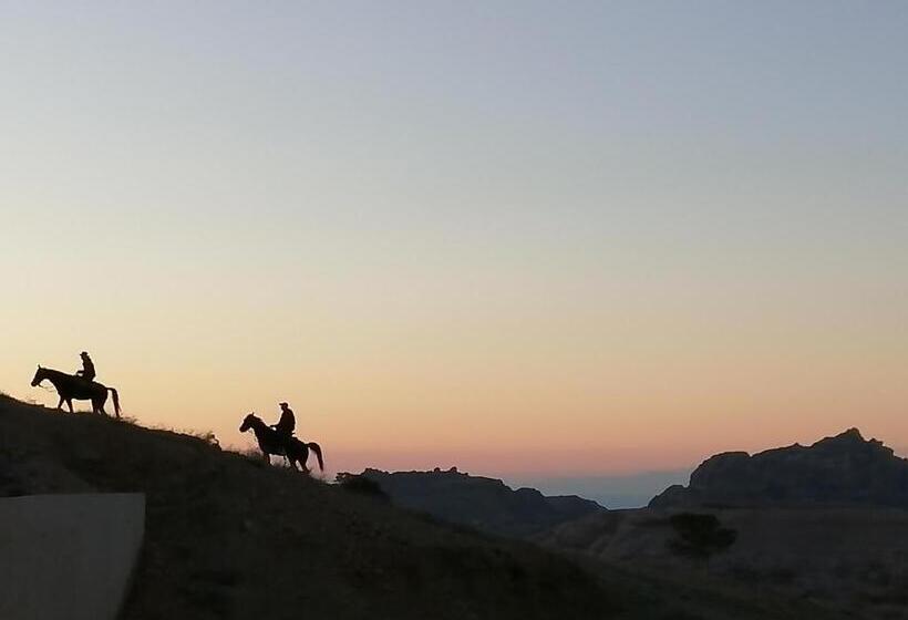 هتل Infinity Lodge