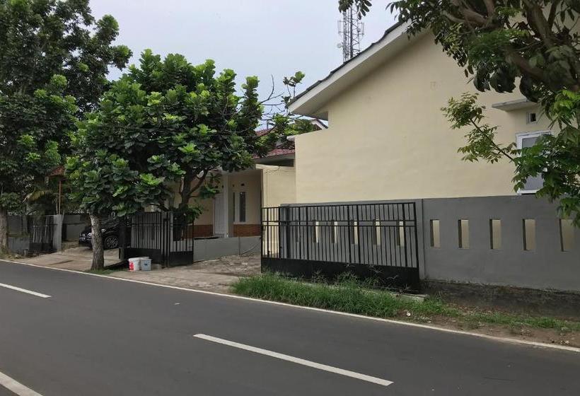 酒店 Oyo 2551 Dewi Residence 2