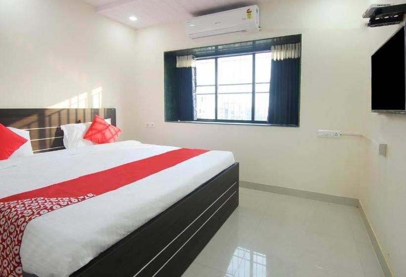 ホテル Capital O 49300 Villa 31