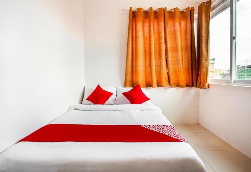 Отель Oyo 505 Jardin Suites