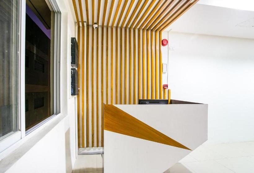 Отель Oyo 505 Jardin Suites