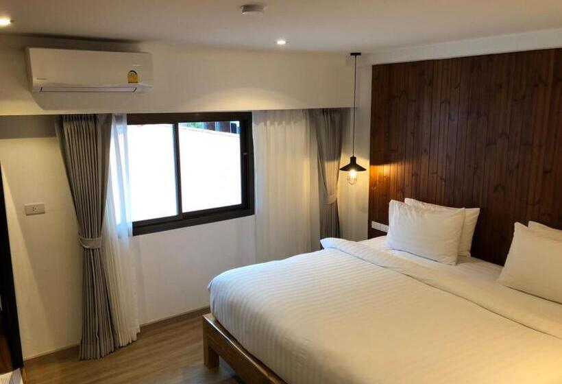 ホテル P2 Wood Loft