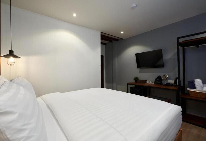 ホテル P2 Wood Loft