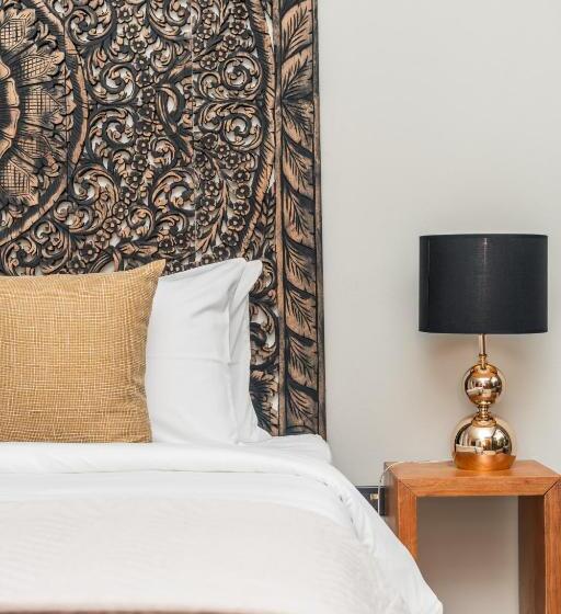 ホテル Zee Luxury Boutique