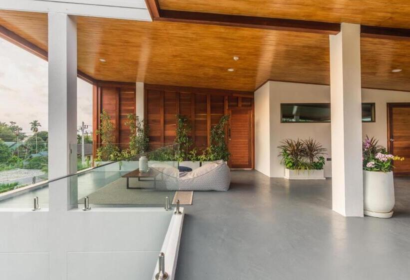 ホテル Zee Luxury Boutique