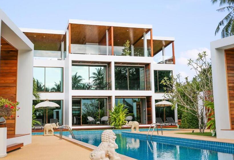 ホテル Zee Luxury Boutique