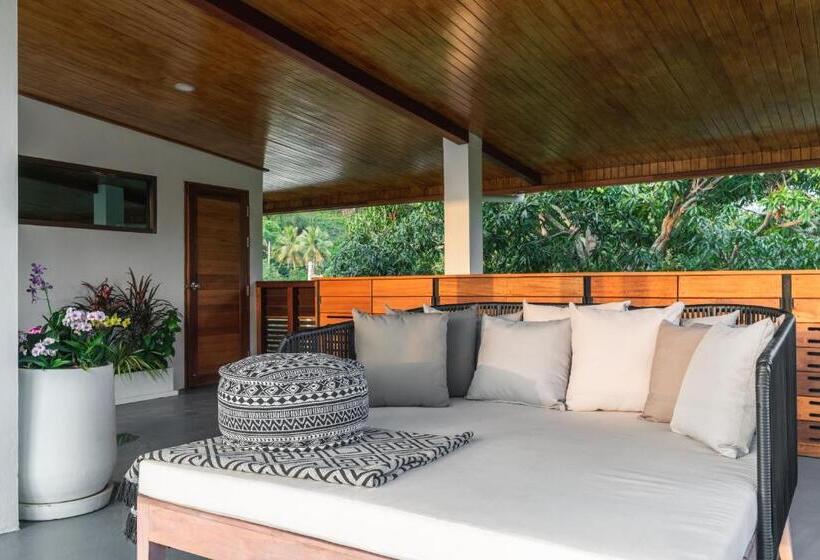 ホテル Zee Luxury Boutique