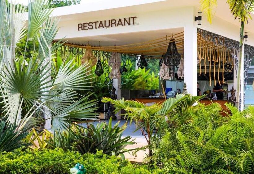 ホテル Zee Luxury Boutique