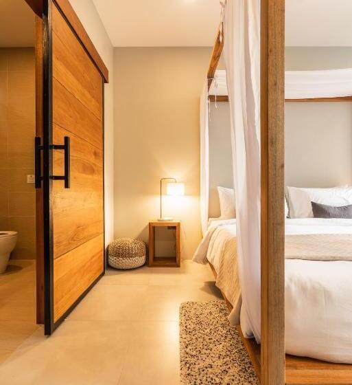 ホテル Zee Luxury Boutique