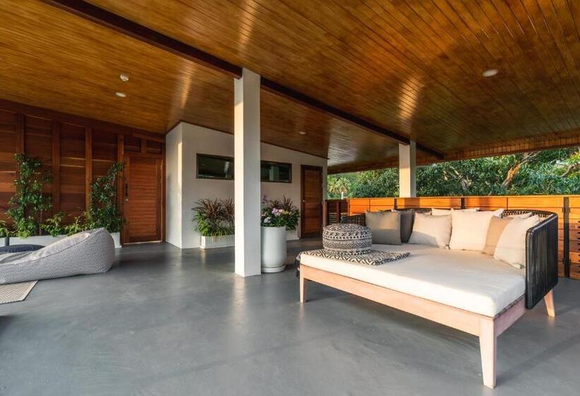 ホテル Zee Luxury Boutique