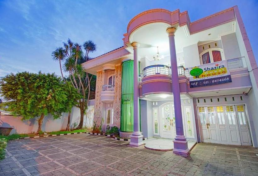 호텔 Shazira Syariah