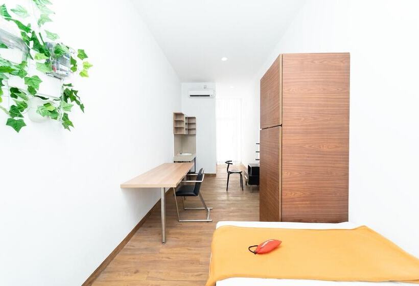 Пансион Koolkost Near Grand Kota Bintang