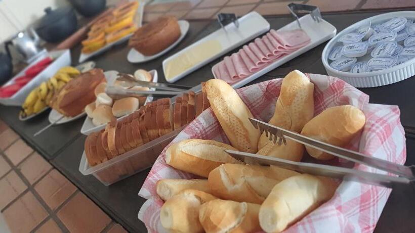 膳宿费 La Vega Pousada