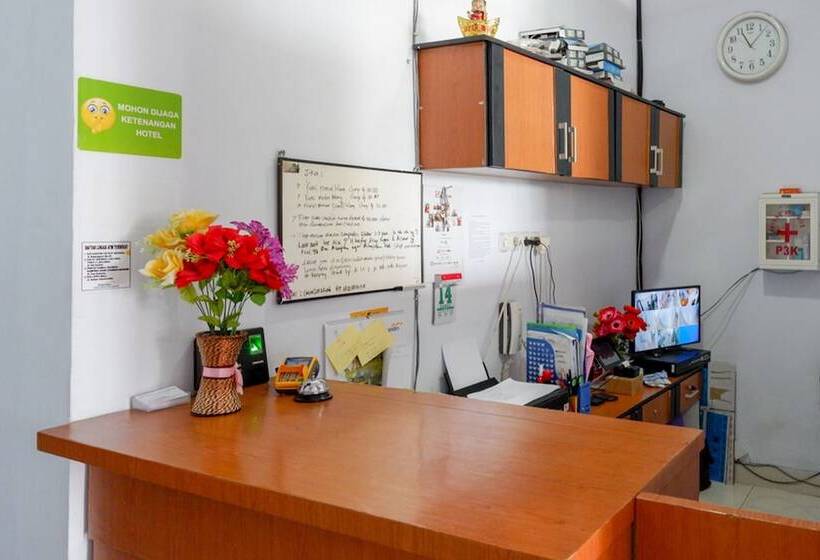 Reddoorz @ Hotel Bravo Pantai Kamali Bau Bau