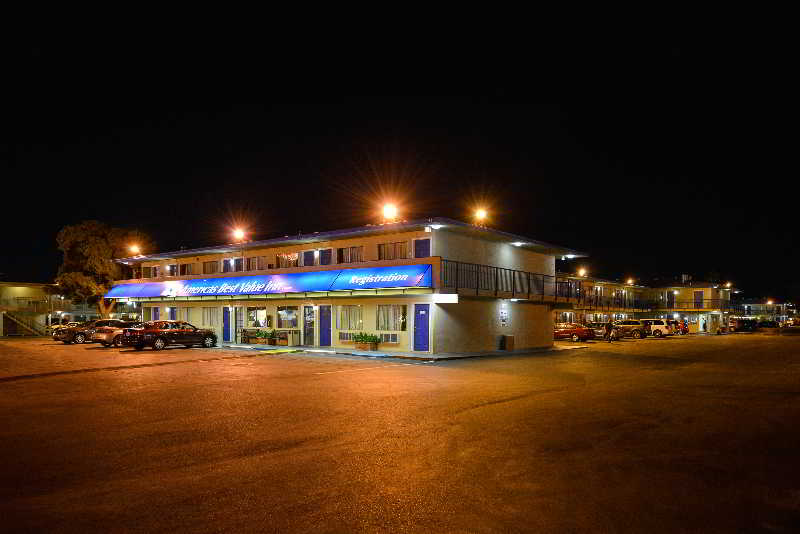 호텔 Americas Best Value Inn