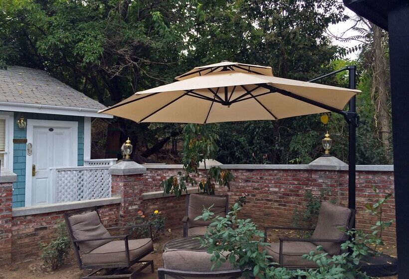 فندق Americas Best Value Inn Royal Carriage