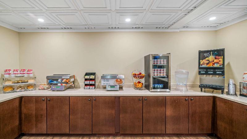 Clarion Hotel & Suites Fairbanks Near Ft Wainwright