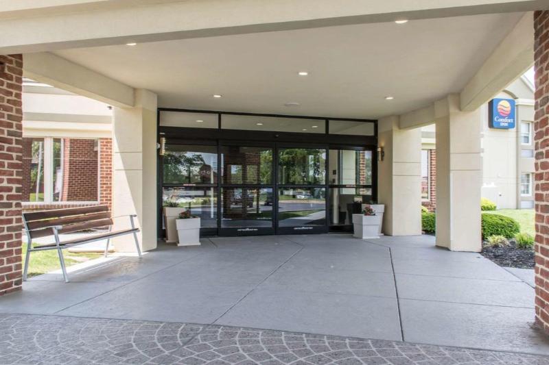 ホテル Comfort Inn Lancaster At Rockvale