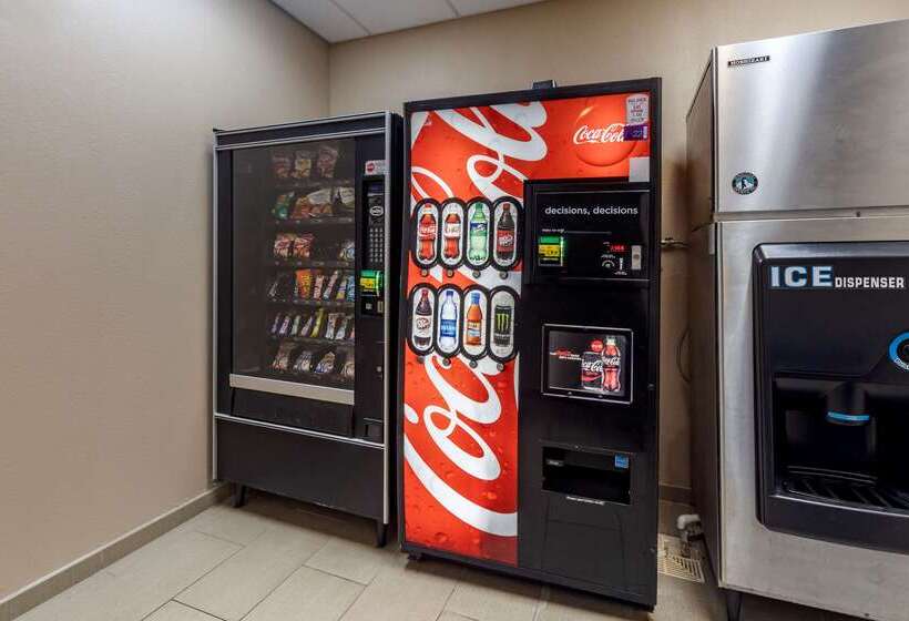 فندق Comfort Inn & Suites Shawnee North Near I40