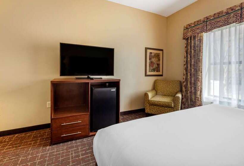 فندق Comfort Inn & Suites Shawnee North Near I40