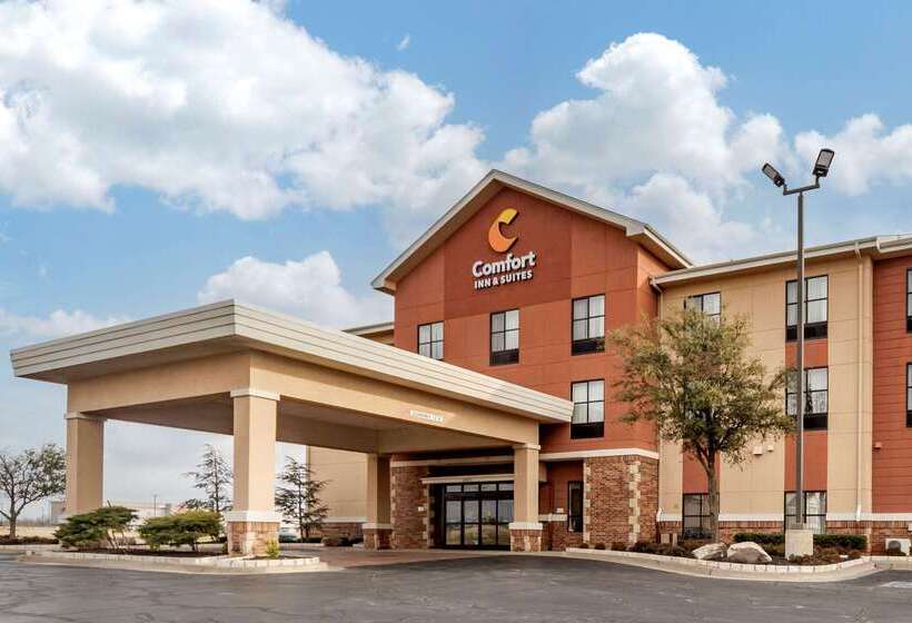 فندق Comfort Inn & Suites Shawnee North Near I40