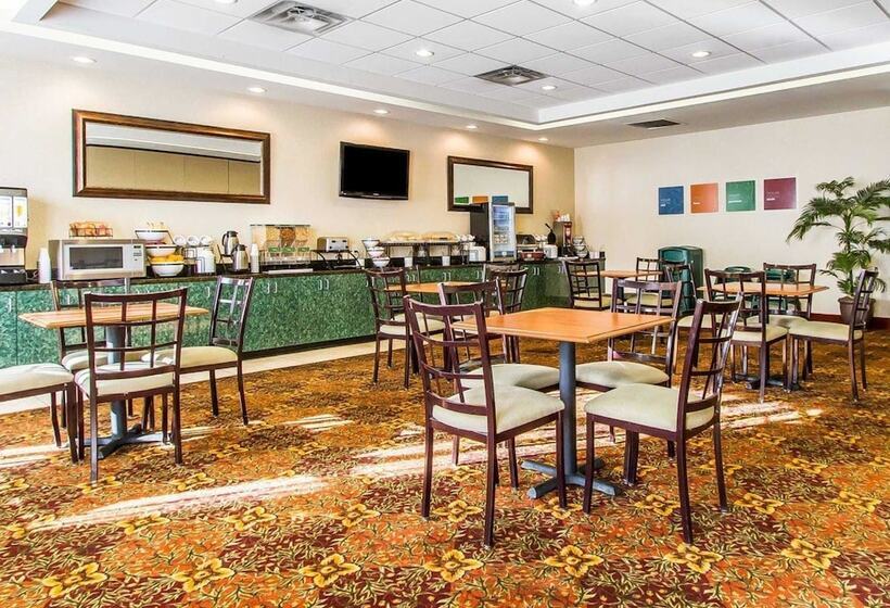 فندق Comfort Inn & Suites Shawnee North Near I40