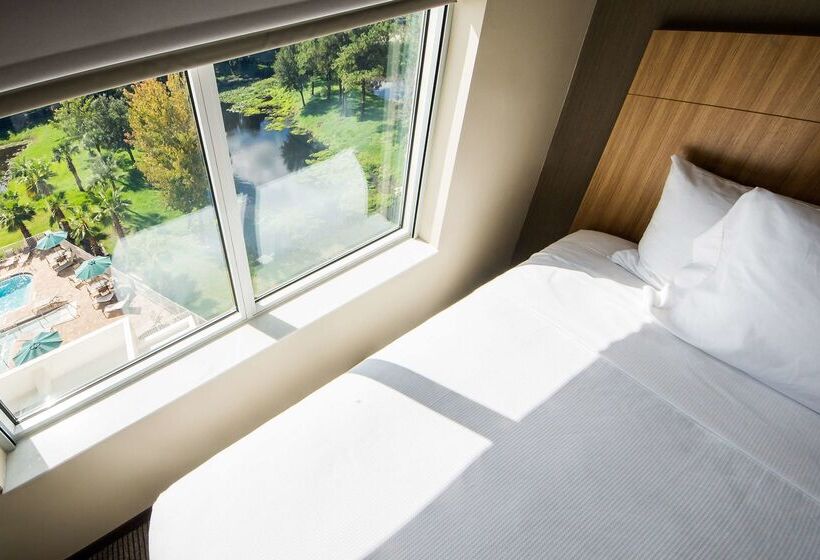 Отель Crowne Plaza Orlando Lake Buena Vista, An Ihg