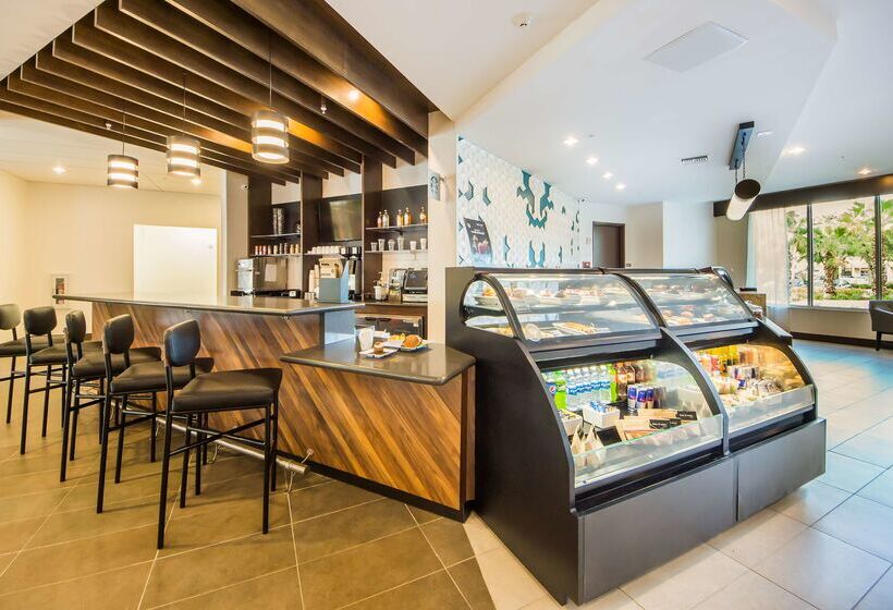 Отель Crowne Plaza Orlando Lake Buena Vista, An Ihg