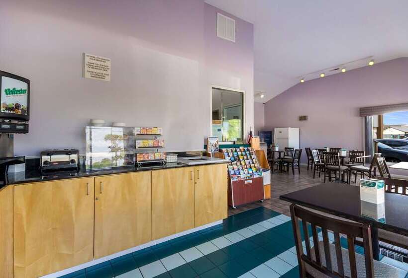 ホテル Econo Lodge Little Creek