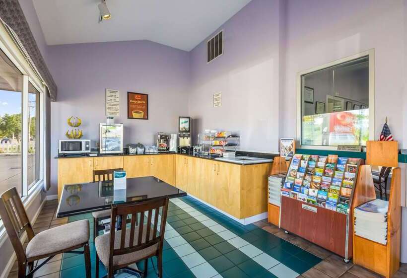 ホテル Econo Lodge Little Creek