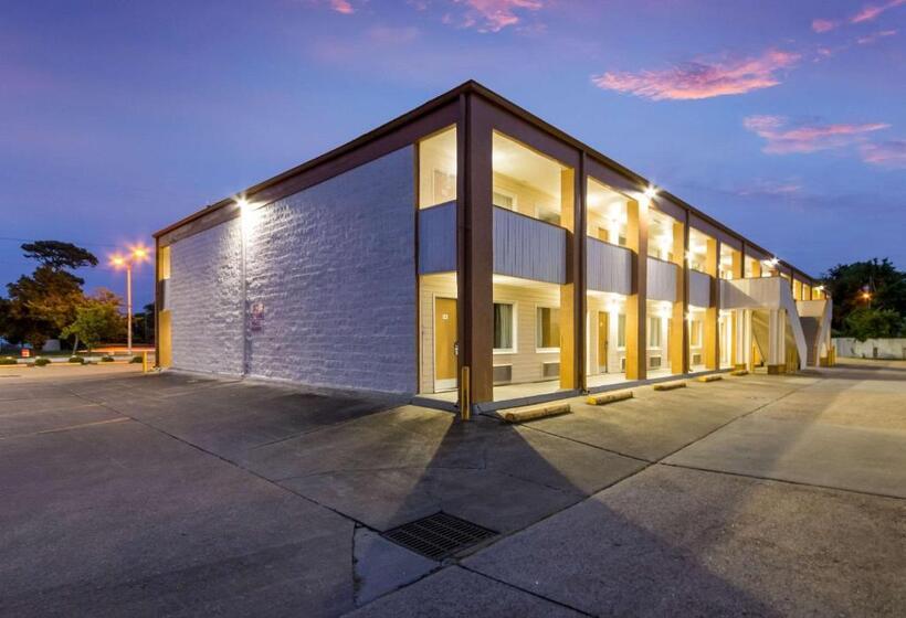 ホテル Econo Lodge Little Creek