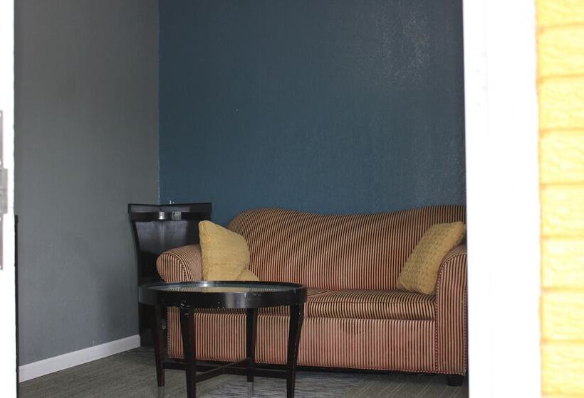 בית מלון כפרי Econo Lodge