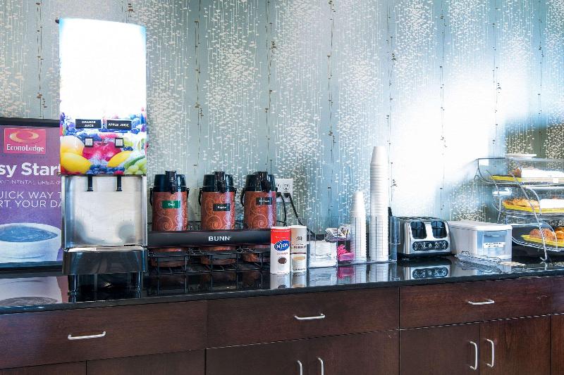 Отель Econo Lodge