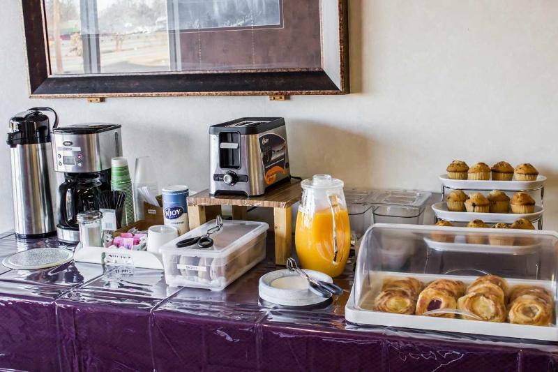 Отель Econo Lodge