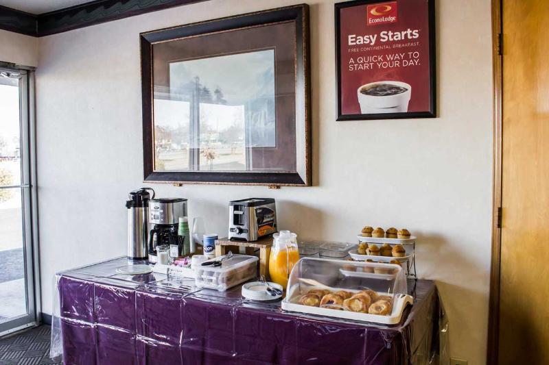 Отель Econo Lodge