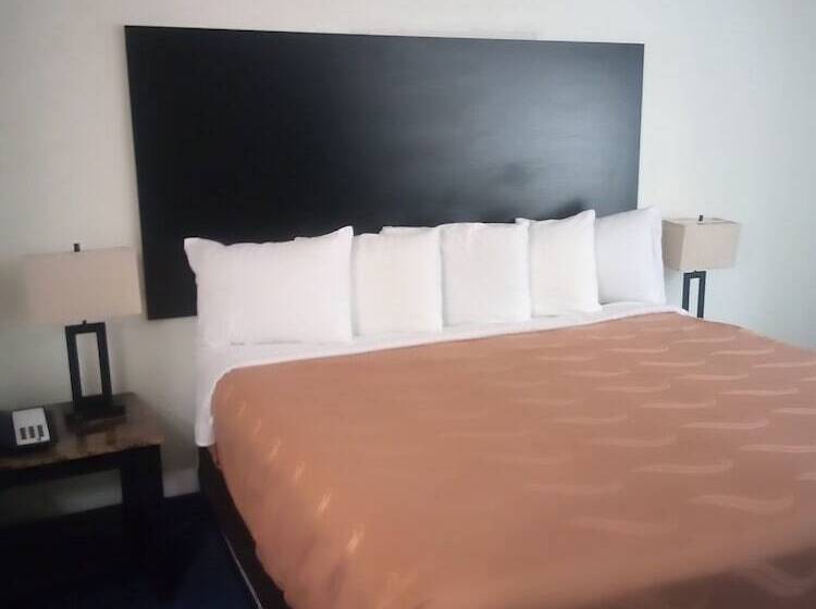 فندق Fairbridge Inn & Suites Sunnyside